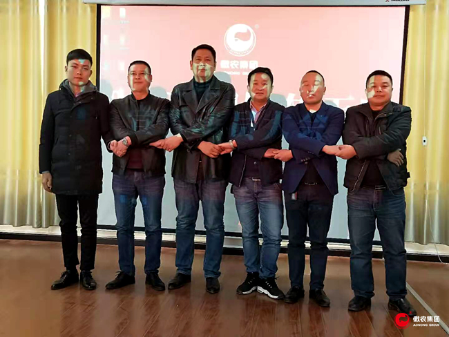 201903091747256985 ONE游戏官网-皇马巴塞赞助商
