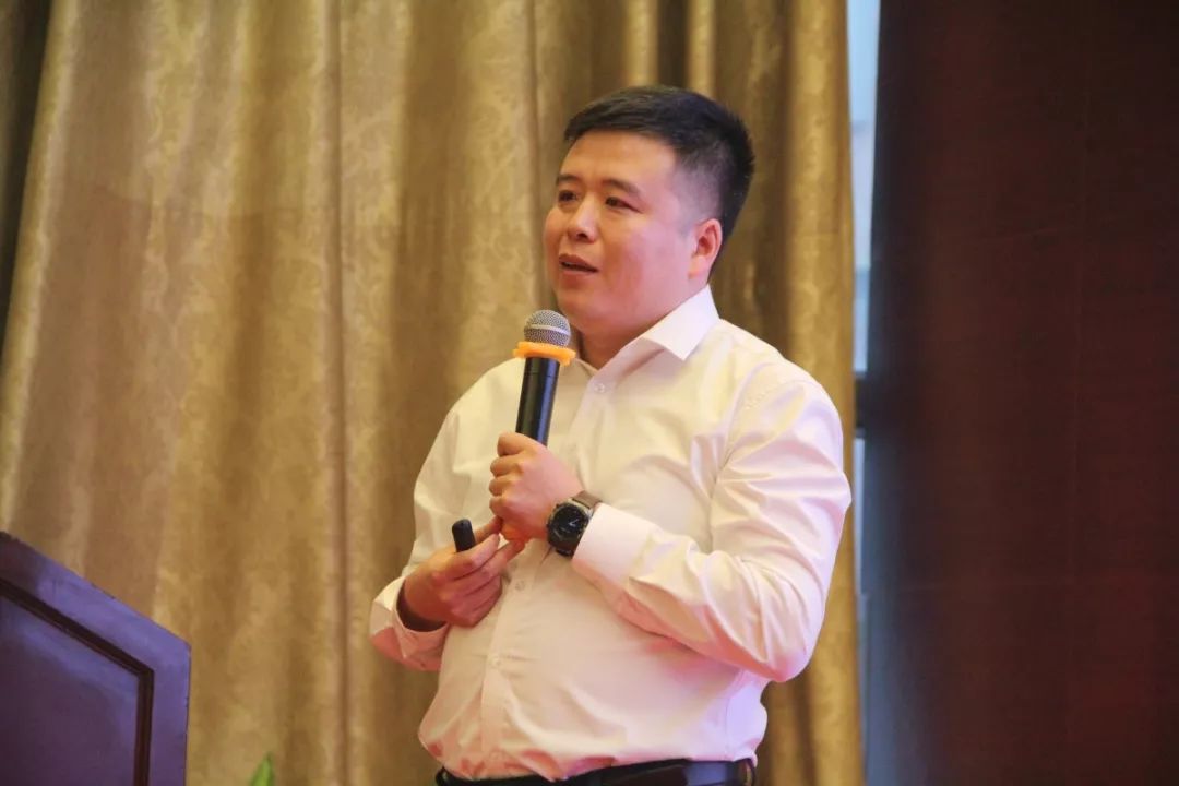 ONE游戏官网-皇马巴塞赞助商